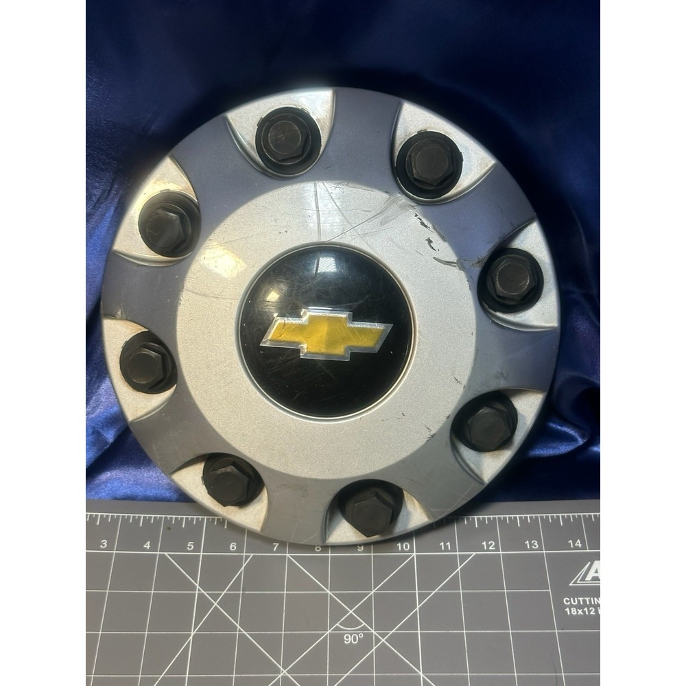 OEM 2011-2023 Chevy Silverado 3500 HD Dually Front Center Cap 9597796 8 Lug